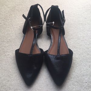 Black Pointy Toe Flats